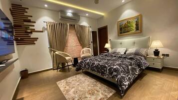 Habitación doble Deluxe | Insonorización, tabla de planchar con plancha y wifi gratis