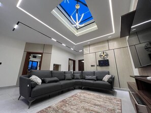 Coin salon dans le hall