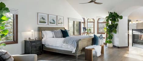 5 bedrooms, WiFi, bed sheets