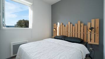 2 slaapkamers, een strijkplank/strijkijzer