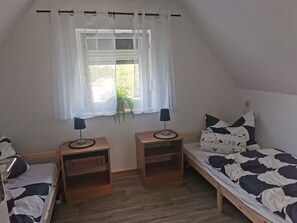 3 bedrooms, desk, travel crib, free WiFi