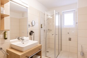 Apartment | Private kitchen - Spacious Chalet Near ski Area (Hermagor-Pressegger See)