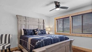 Cabin, Multiple Beds, Hot Tub, Mountain View (Dolly’s Darling) | 4 bedrooms, individually decorated, individually furnished, bed sheets - Dollys Darling Privacy for 12 (Sevierville)