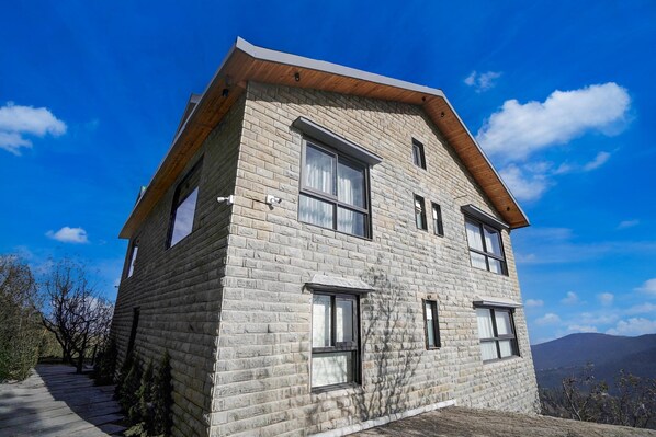 Villa | Exterior