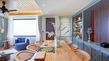 Villa | Dining