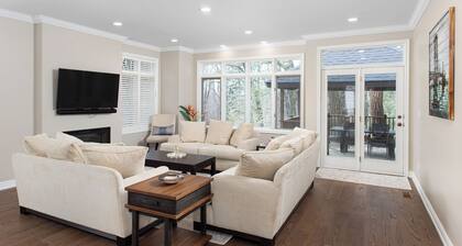 Spacious & Modern Home in The Heart of Toronto