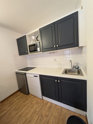 Private kitchen - Lumière des neiges - Apartment on the slopes 6 people - 2 Bathrooms (Blendecques)