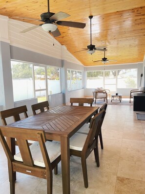 Dining - 3B2BA house in Palmetto W/Pool & Movie Room (Palmetto)