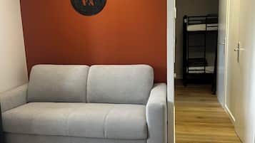 Una Smart TV, un futbolín