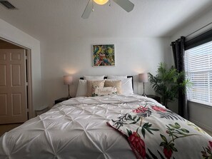 4 slaapkamers, een strijkplank/strijkijzer, reisbedje, gratis wifi