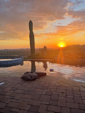 Pool - Spacious 4-bedroom house with sunset views in Cave Creek (Cave Creek)