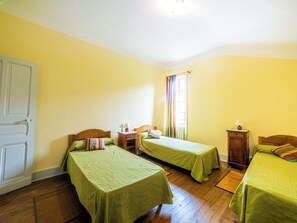 7 chambres, fer et planche à repasser, lit parapluie, Wi-Fi gratuit
