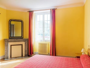 7 Schlafzimmer, Bügeleisen/Bügelbrett, Reisekinderbett, kostenloses WLAN