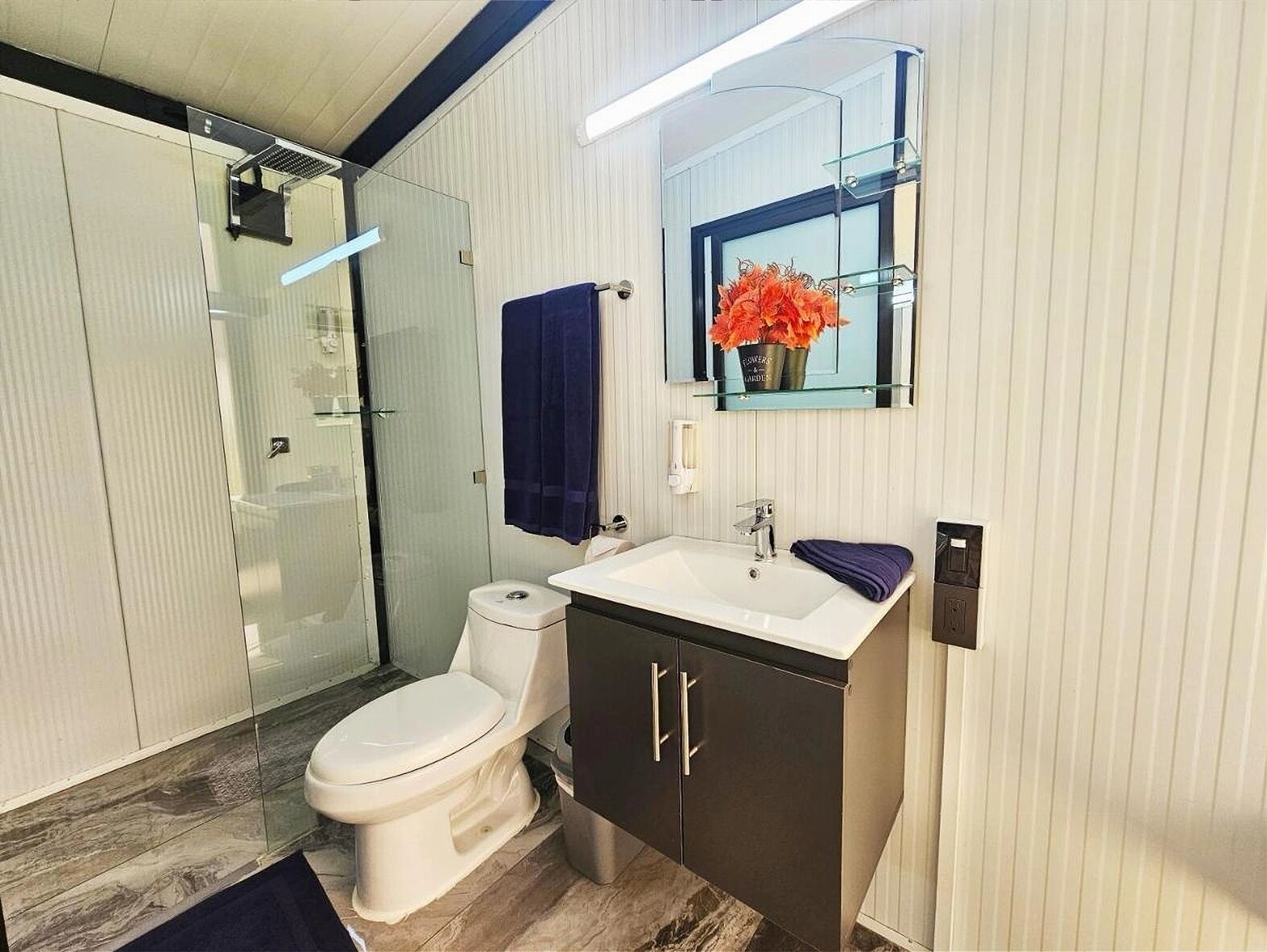 Jetted tub, eco-friendly toiletries, hair dryer, towels