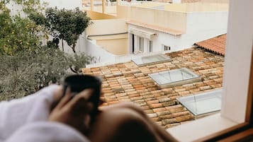 Dobbeltrom – deluxe | Safe på rommet, individuelt innredet, skrivebord og lydisolert