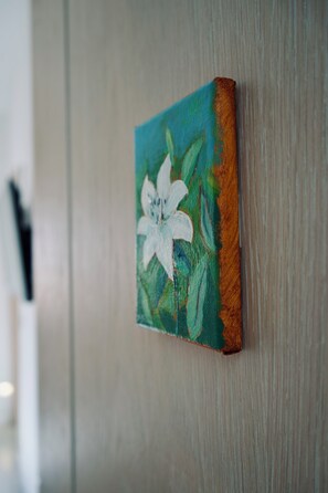 Dobbeltrom – deluxe | Safe på rommet, individuelt innredet, skrivebord og lydisolert