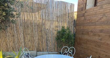 La maison AnaĂŻa, Charming Studio near Apt, Ideal for Discovering the Luberon