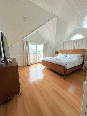 4 bedrooms, iron/ironing board, travel cot, free WiFi