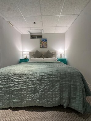 1 bedroom, iron/ironing board, WiFi, bed sheets - The Staycation Spot of 6ix

Come stay in Modernised Home with all amenities  (Mississauga)