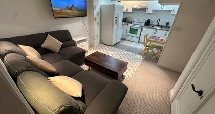 The Staycation Spot of 6ix
Come stay in Modernised Home with all amenities