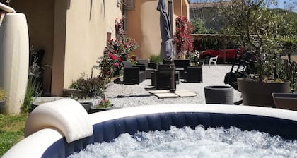 Detached house 160m²,2 levels, village classified Plus Beaux Village de France