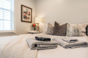 2 soverom, strykejern/-brett, wi-fi og sengetøy