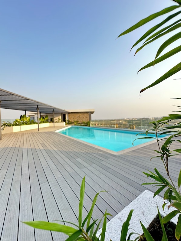 Suite Studio Luxe | Piscine sur le toit