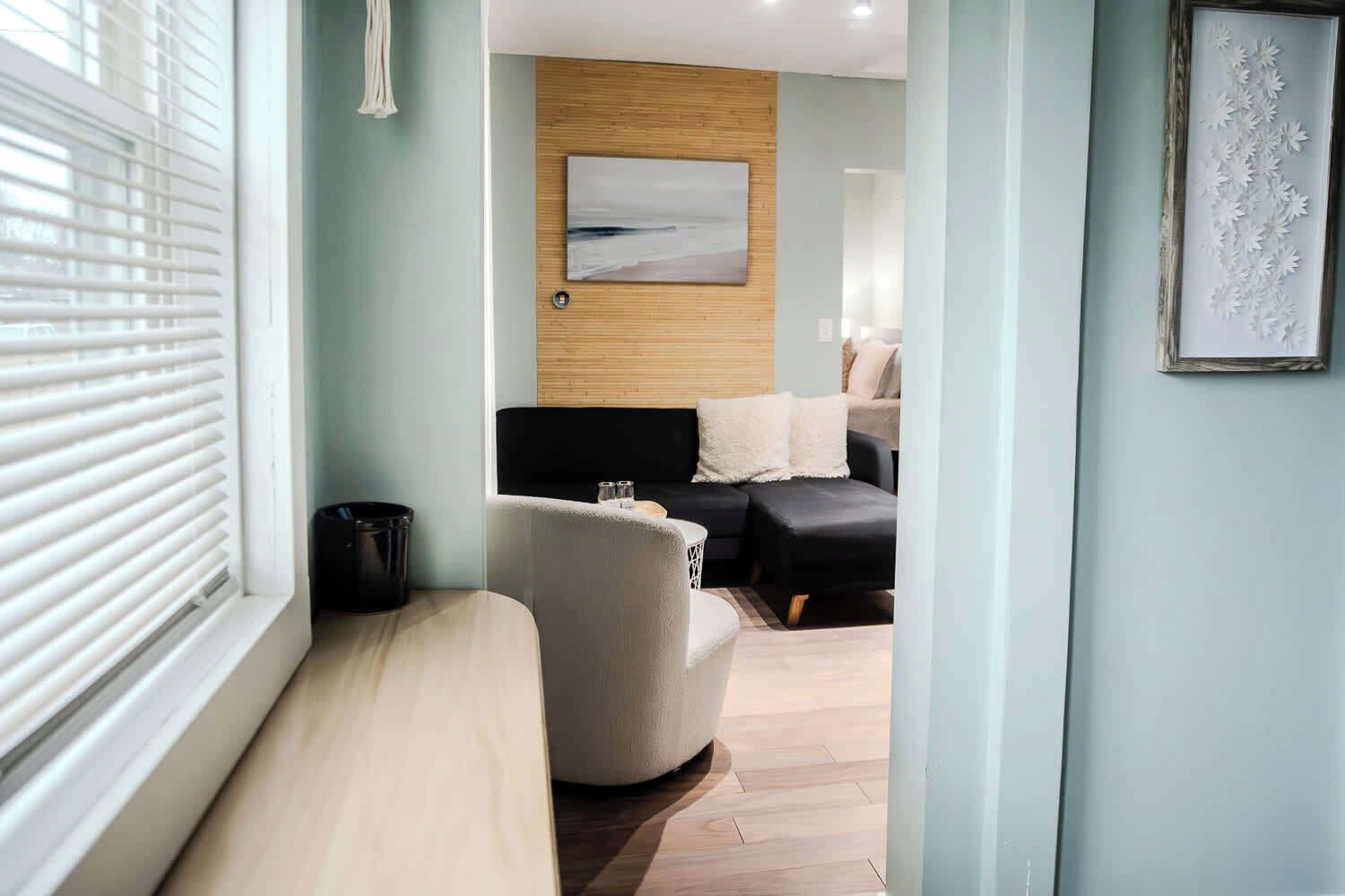 Een smart-tv en een kantoor