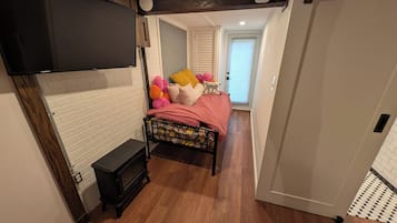 1 Schlafzimmer, Schreibtisch, Bügeleisen/Bügelbrett, WLAN