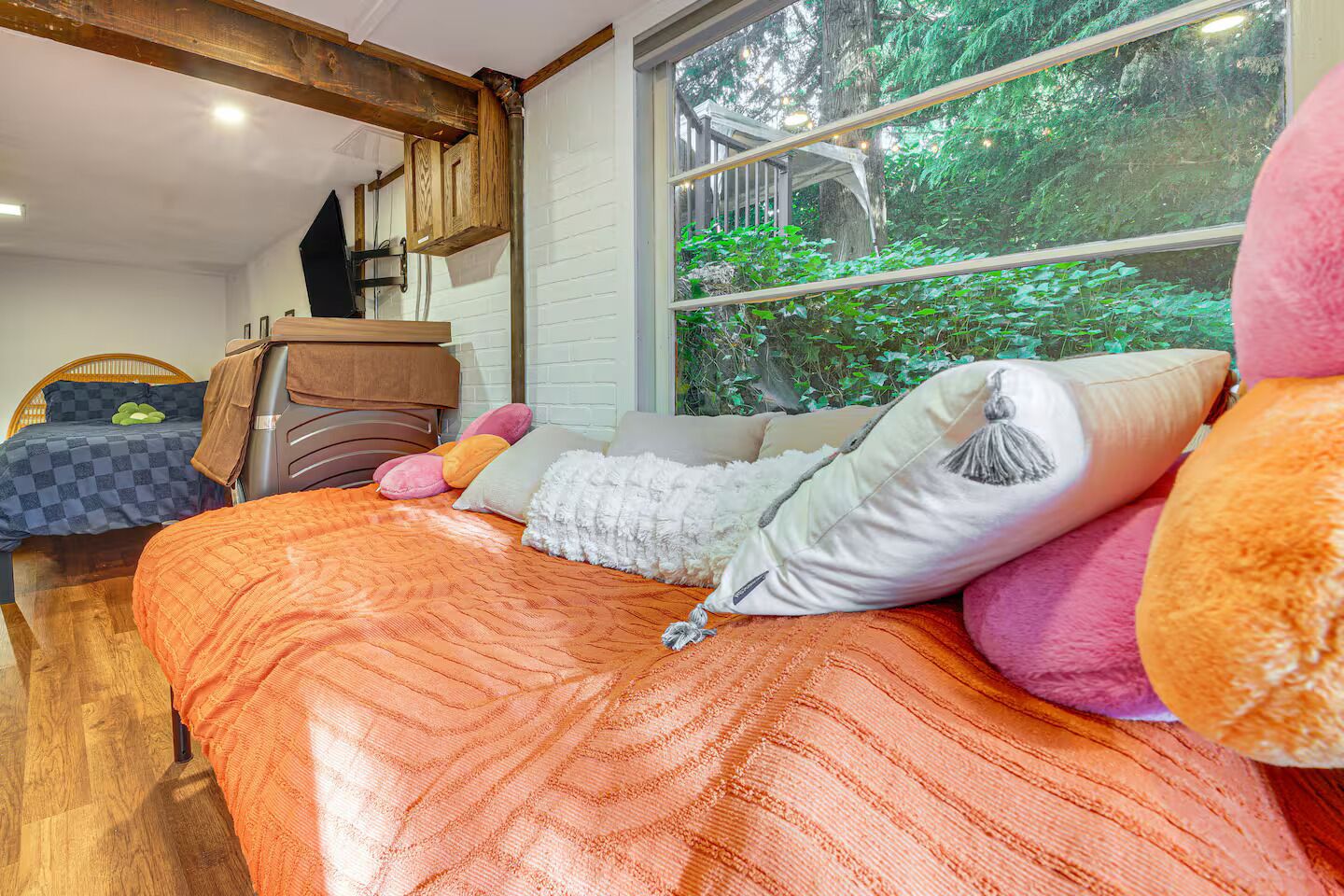 1 slaapkamer, een bureau, een strijkplank/strijkijzer, wifi