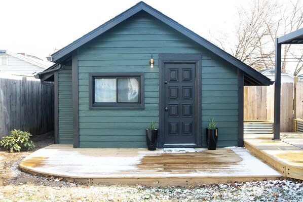 Unclassified image, 1 of 29, button