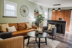 Unclassified image, 5 of 29, button