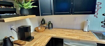 Lima Locomotive house! Close to hospital, firepit, outdoor dining