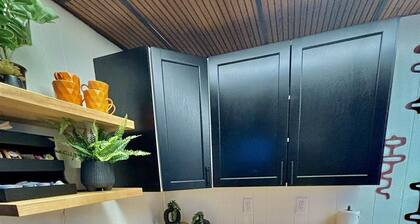 Lima Locomotive house! Close to hospital, firepit, outdoor dining