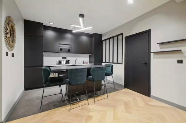 Apartment | Private kitchen | Cleaning supplies - Elegant Flat - 2br-6p (Paris)
