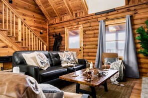 スマートテレビ、暖炉、テレビゲーム、卓球台