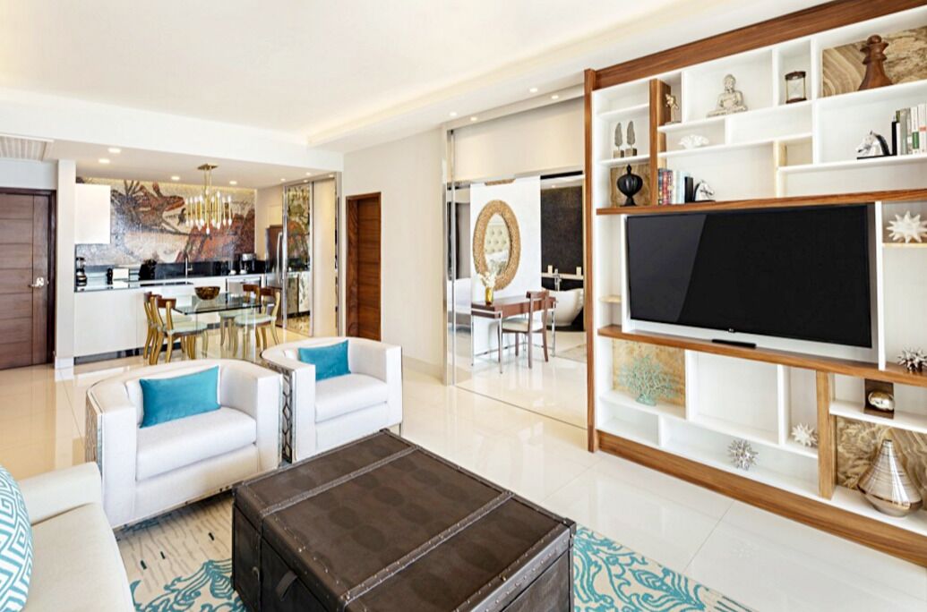 TV connectée, jeux vidéo, livres, médiathèque