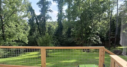 Shady Oaks
Charming 2-bedroom cottage in Talladega