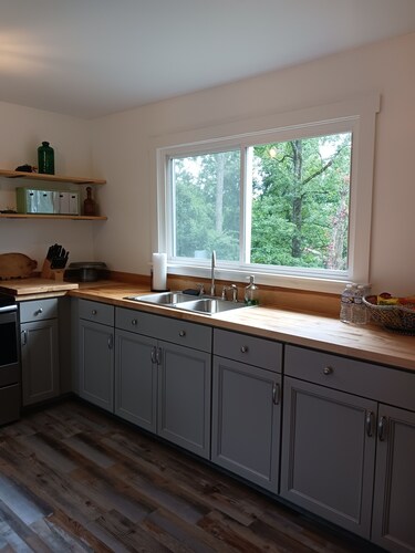 Shady Oaks
Charming 2-bedroom cottage in Talladega