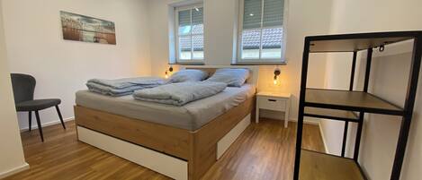 2 多间卧室、WiFi、床单