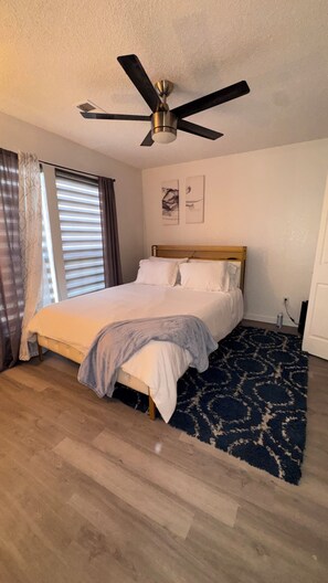2 bedrooms, desk, iron/ironing board, WiFi