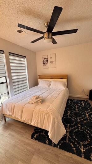 2 bedrooms, desk, iron/ironing board, WiFi