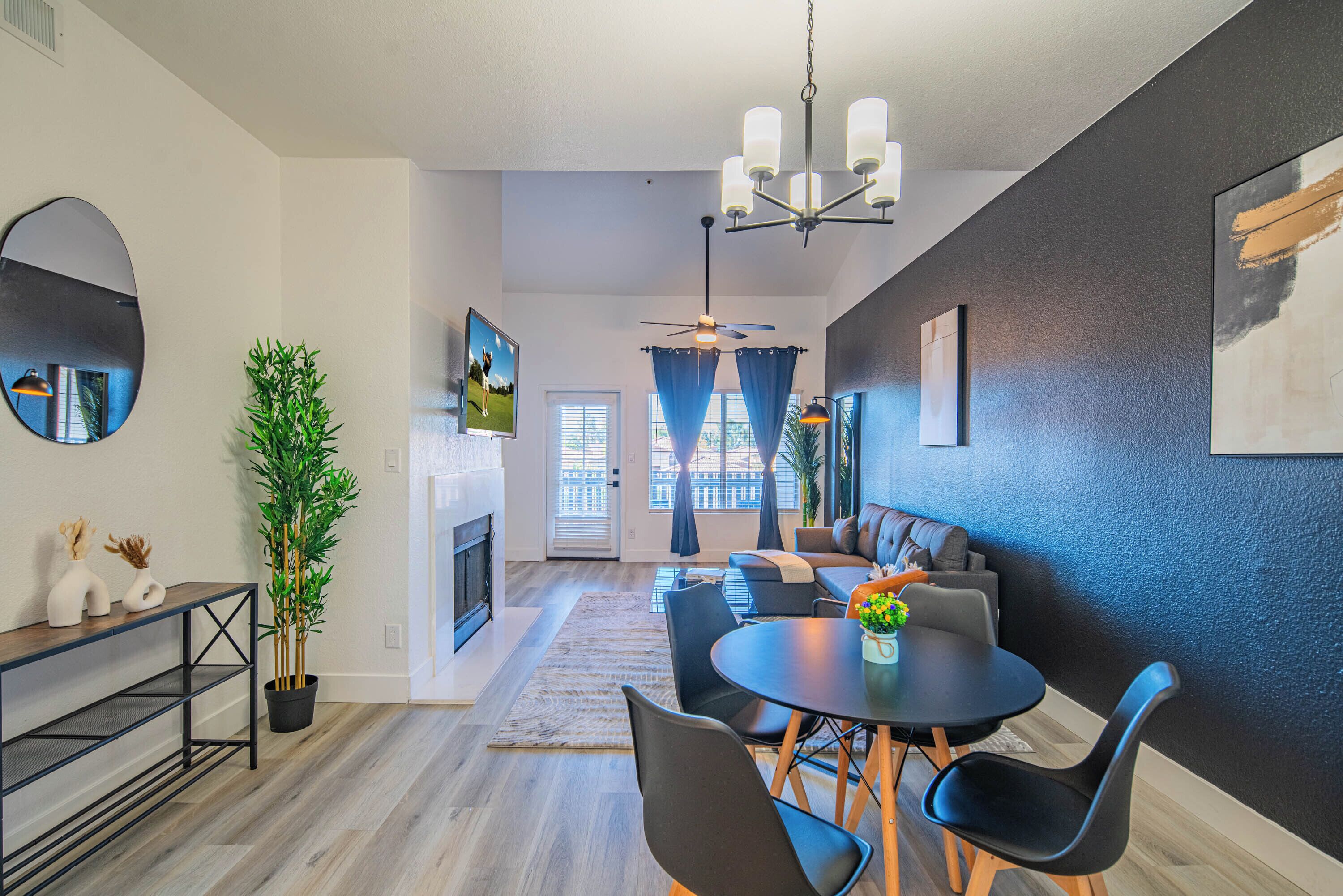 Grand Apartment, 2 Bedrooms, Non Smoking | Dining room