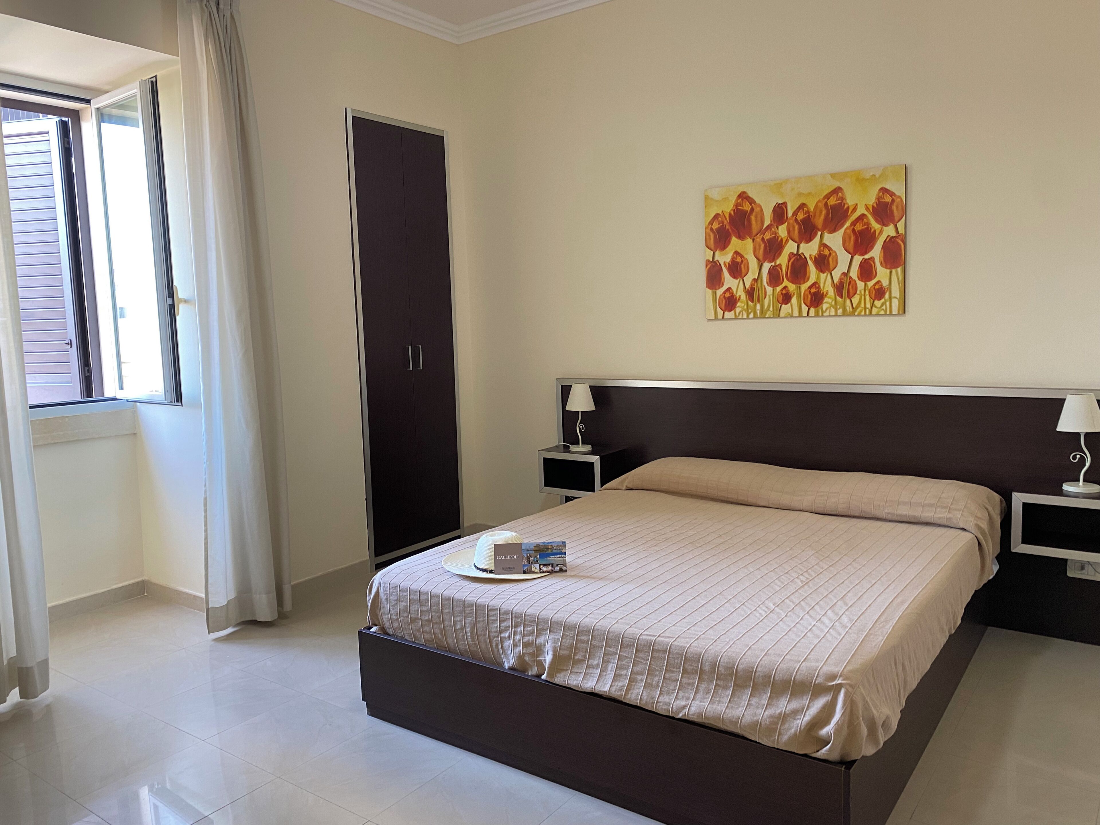 In-room safe, soundproofing, free WiFi