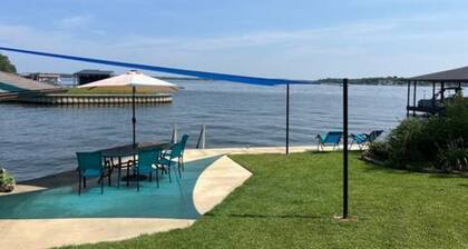 Your Lake House Awaits!