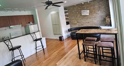 DC Playhouse Charming 2-bedroom bed & breakfast in lovely Georgetown Washington