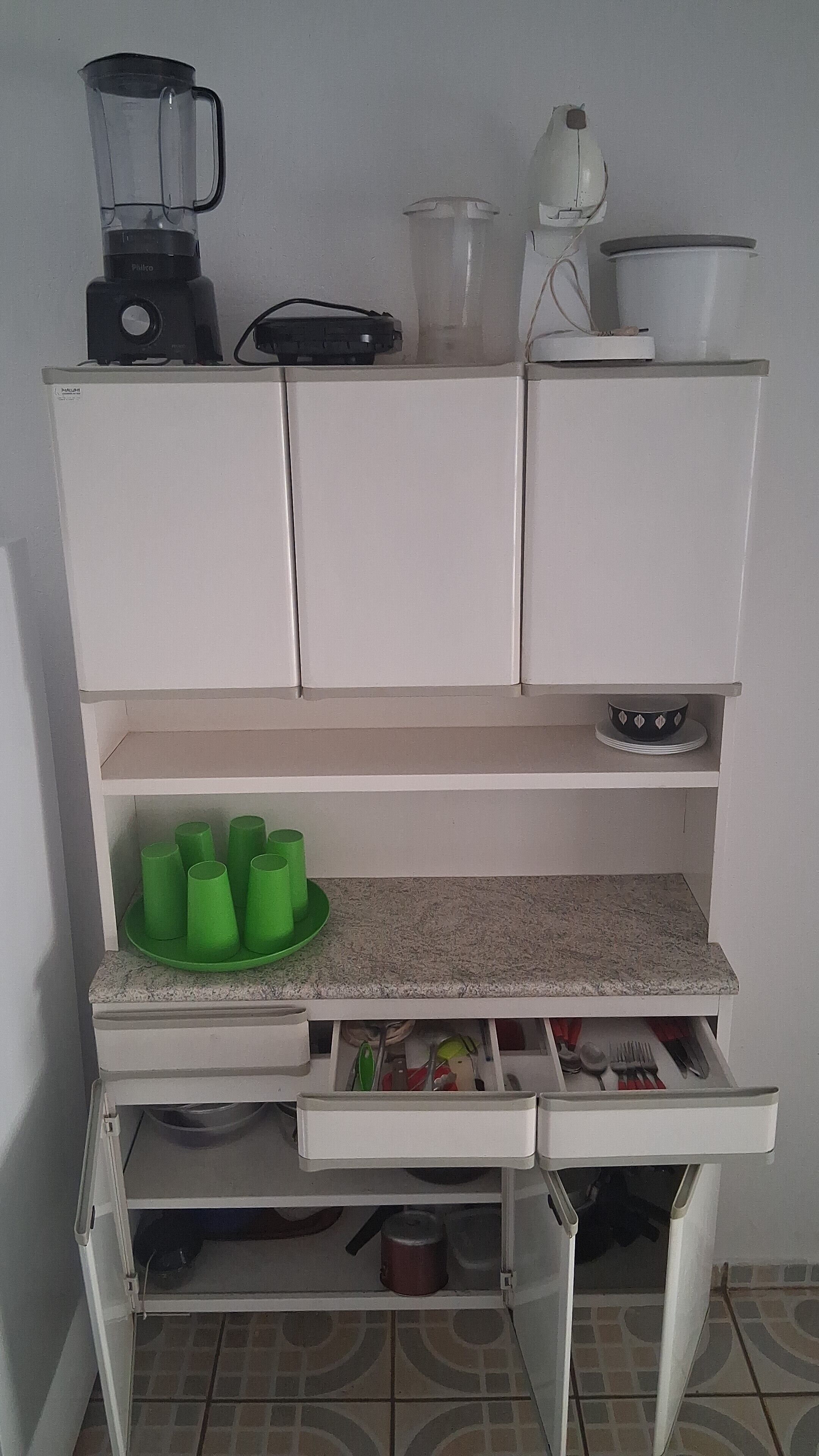 Frigorífic, microones, forn i placa de cuina 