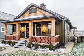 Unclassified image, 3 of 38, button