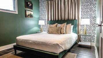 Desk, iron/ironing board, free WiFi, bed sheets