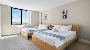 Comfort-Apartment, 1 Schlafzimmer, Balkon, Stadtblick | 1 Schlafzimmer, hochwertige Bettwaren, Schreibtisch